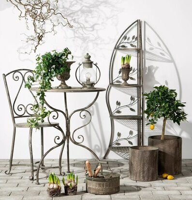 Förvaring Metall Grön från A Lot Decoration på grått klinkergolv