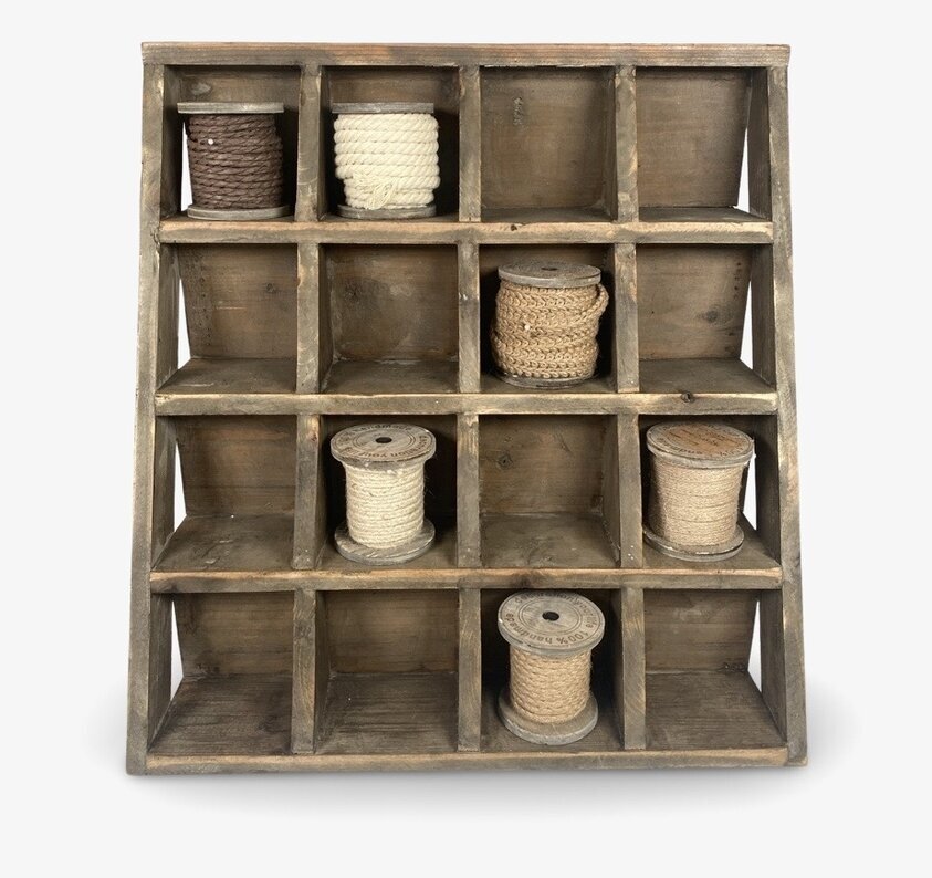 Display Box Trä från Miljögården med tolv fack i trä