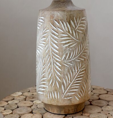 Bordslampa Med Linneskärm från Chic Antique, rustik design