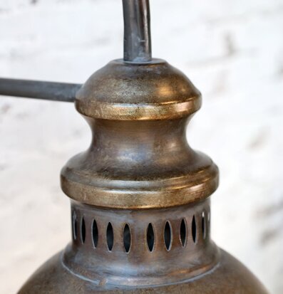 Vägglampa Antik Mässing från Chic Antique på tegelvägg