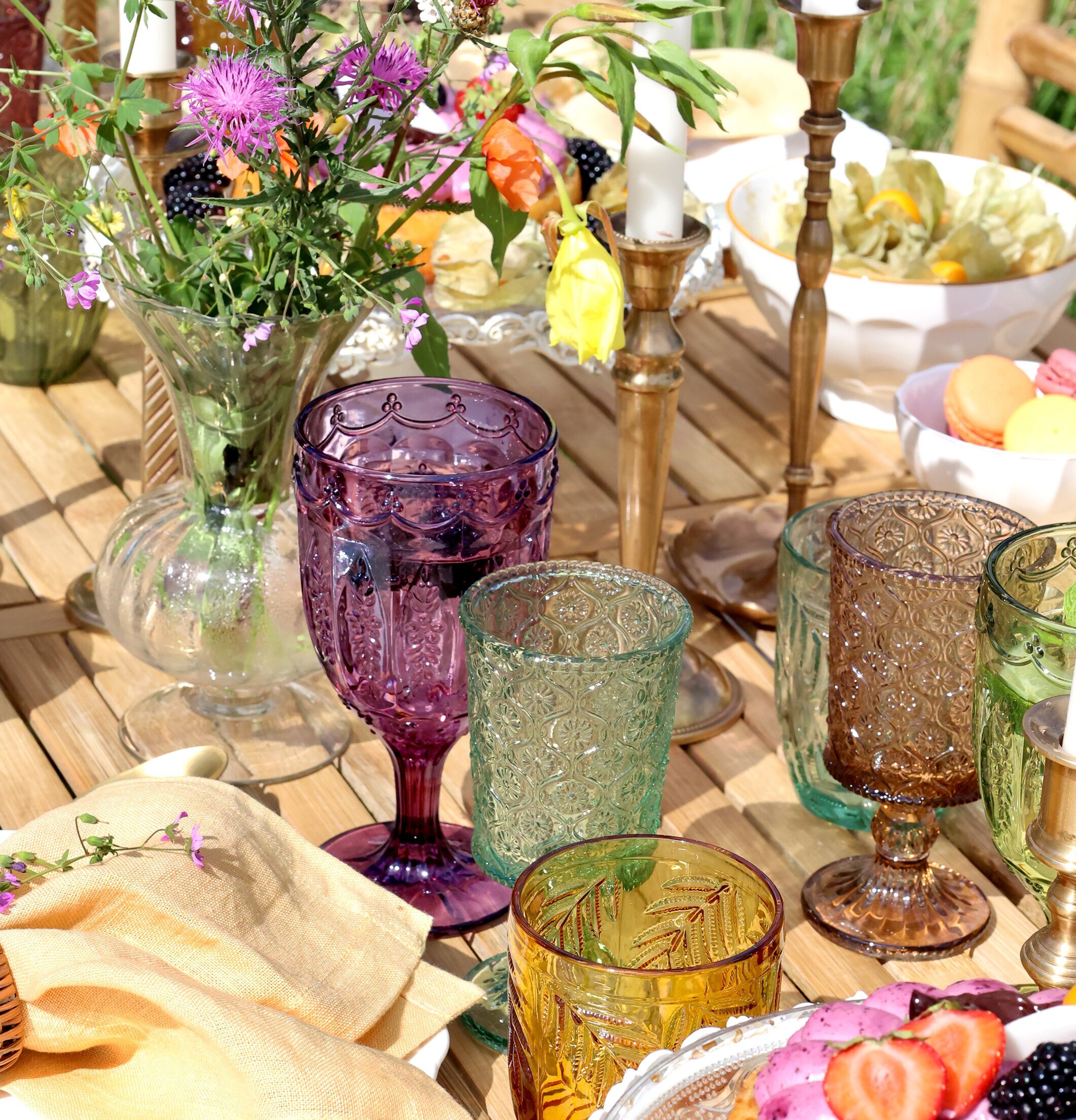 Saint-Émilion Glas Med Mönster från Chic Antique på dukat bord