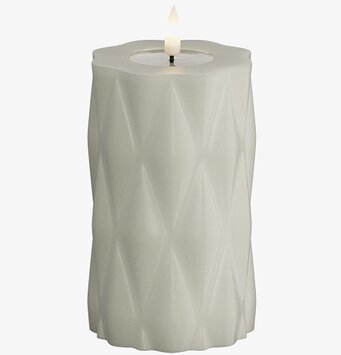 Harlequin Candle Sand 12.5cm från Deluxe Homeart i sandfärg