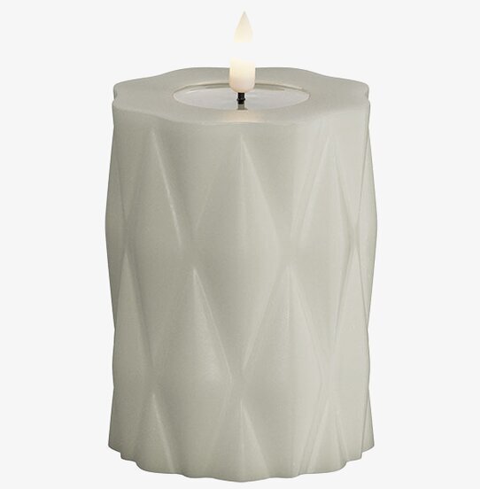 Harlequin Candle Sand 10cm från Deluxe Homeart i neutral miljö