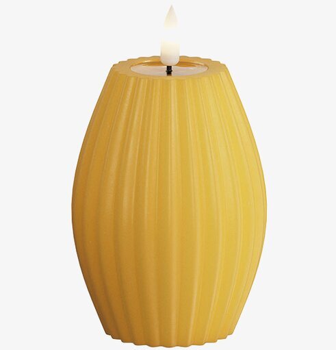 Stripe Candle Curry 10cm från Deluxe Homeart med räfflad yta