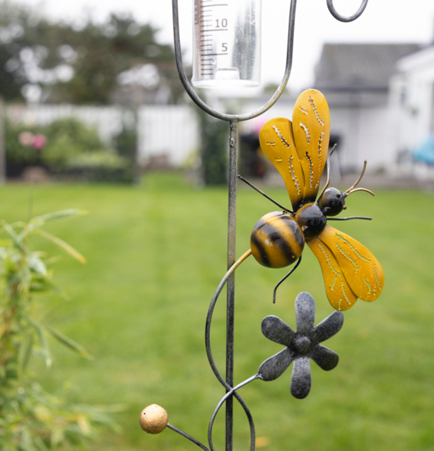 Regnmätare Humla Plåt Inkl Mätarglas från Different Design