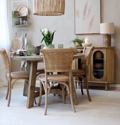 Skänk Med Glasdörrar från Chic Antique i rustik matsal