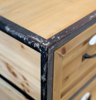 Kommod 16 Lådor från Chic Antique i ljust trä och metall