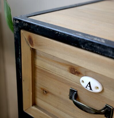 Kommod 16 Lådor från Chic Antique med metall och trä