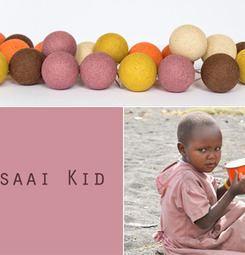 Ljusslinga Maasai Kid 35 från Happy Lights med färgglada bollar