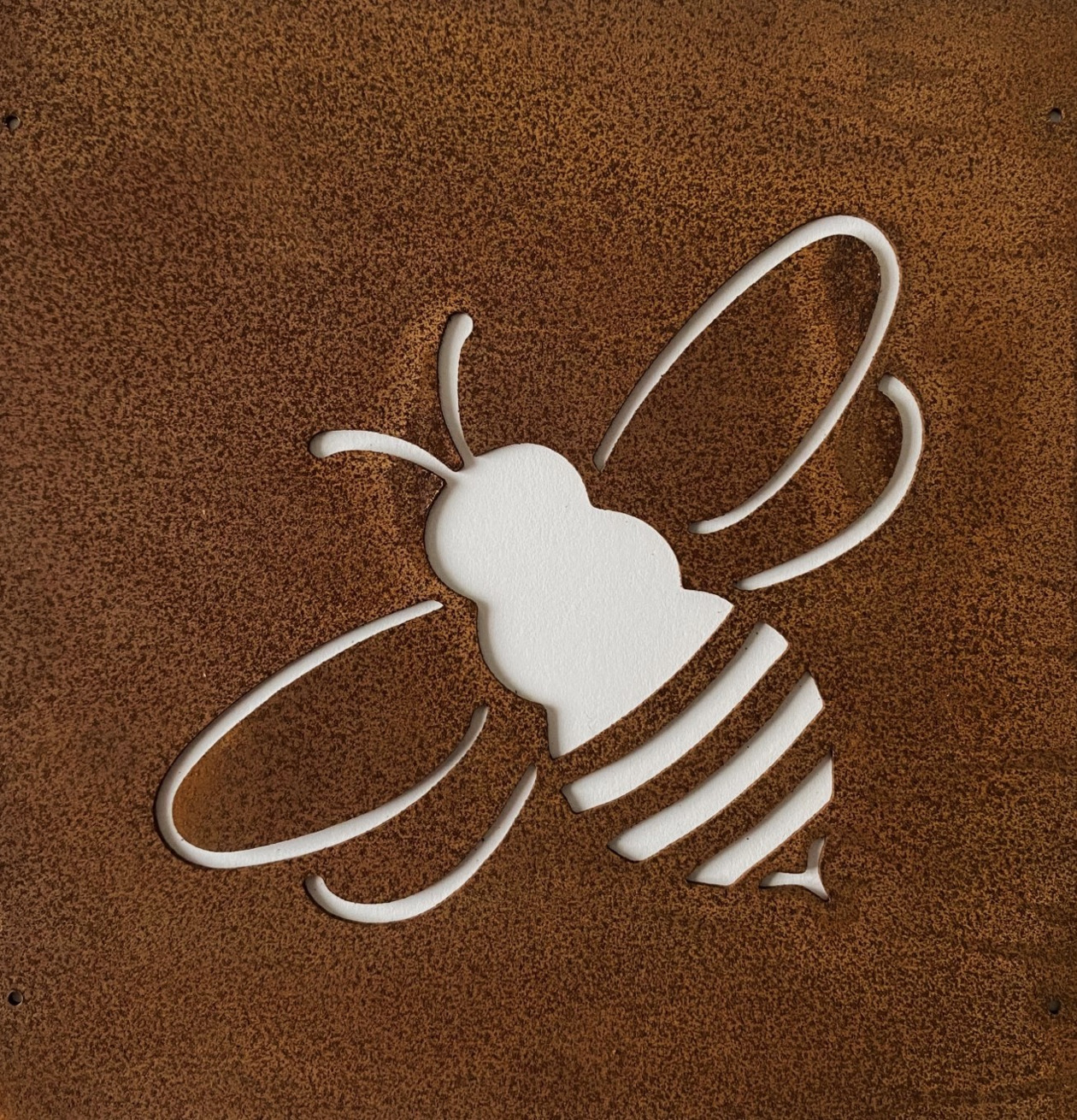 Skylt Humla (armeringsnät) från Lind Decoration