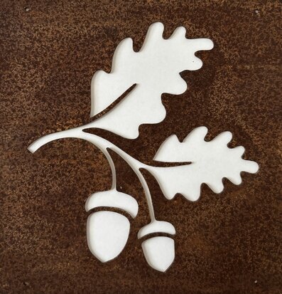 Skylt Ekollon (armeringsnät) från Lind Decoration i trädgård