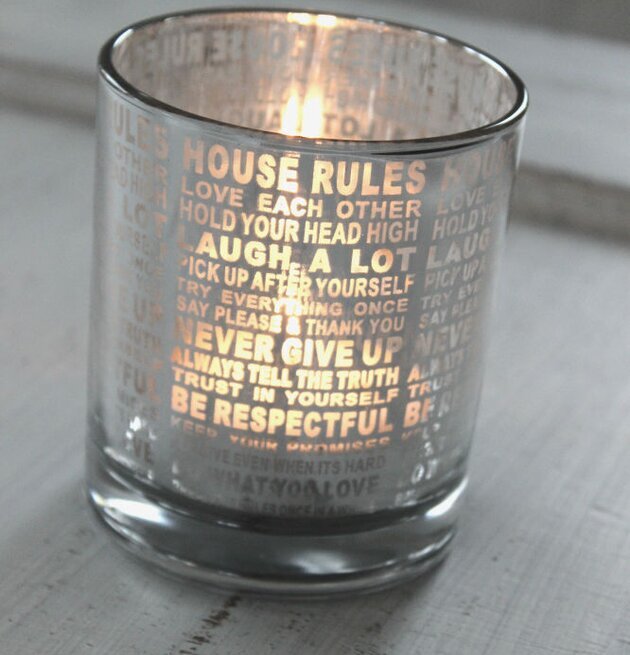 House Rules - Majas Cottage ljuslykta i klart glas med guldfärg