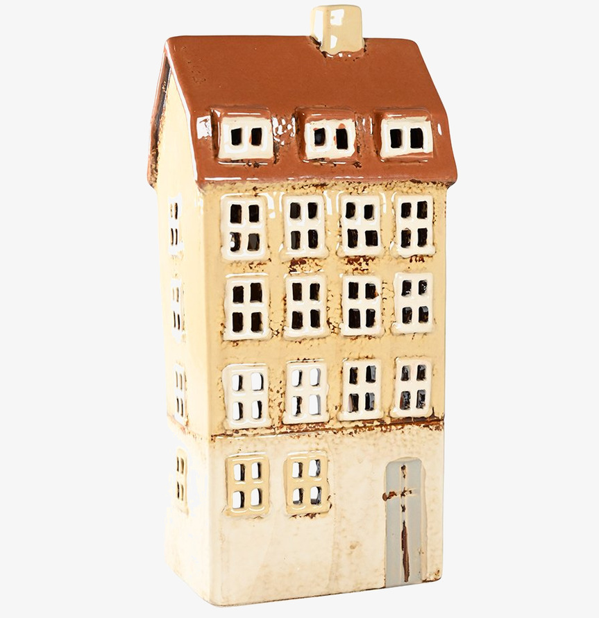 Ljuslykta Hus Beige från Det Gamle Apotek med rödbrunt tak