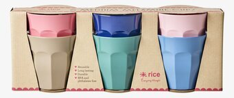 Bild av färgglada, stapelbara och miljövänliga muggar