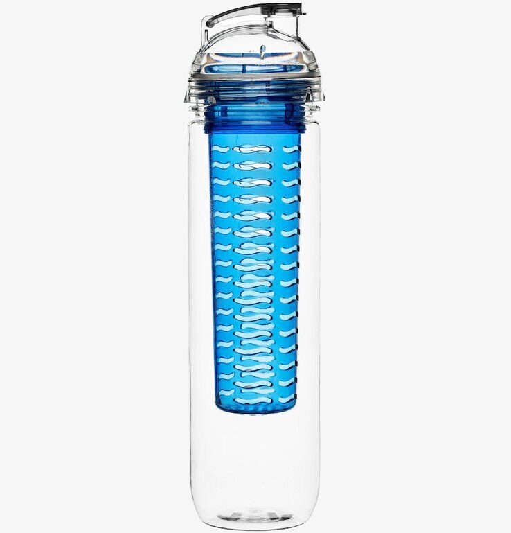 Fresh Flaska Med Fruktkolv Blå från Sagaform på vit bakgrund