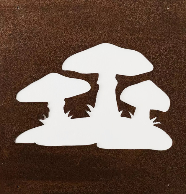 Skylt Svampar (armeringsnät) från Lind Decoration i metall