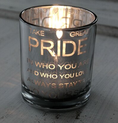 Pride - Majas Cottage ljuslykta i glas från Majas Cottage