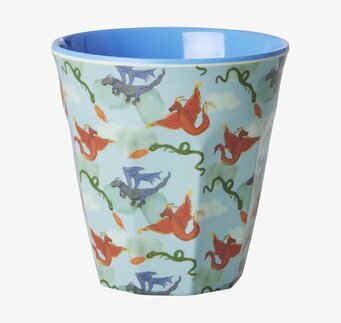 Bild av melaminmugg med drakmotiv och livfull design