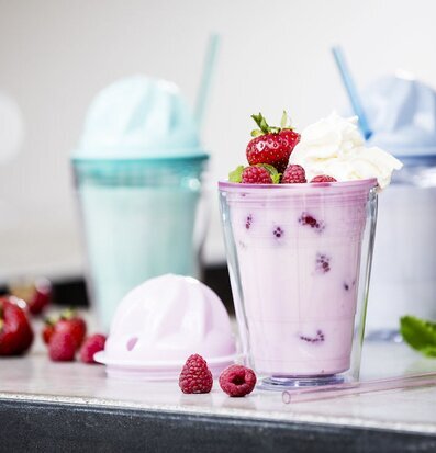 Sweet Milkshake Rosa från Sagaform i genomskinlig plastkopp