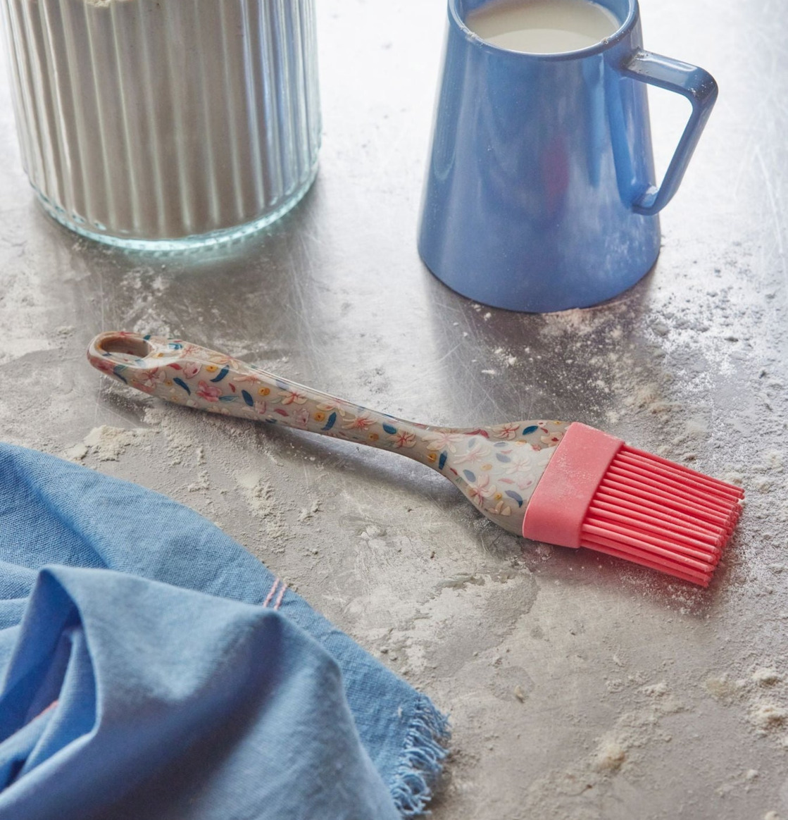 Pensel Silikon - Sandy Flowers från Rice på mjölig yta