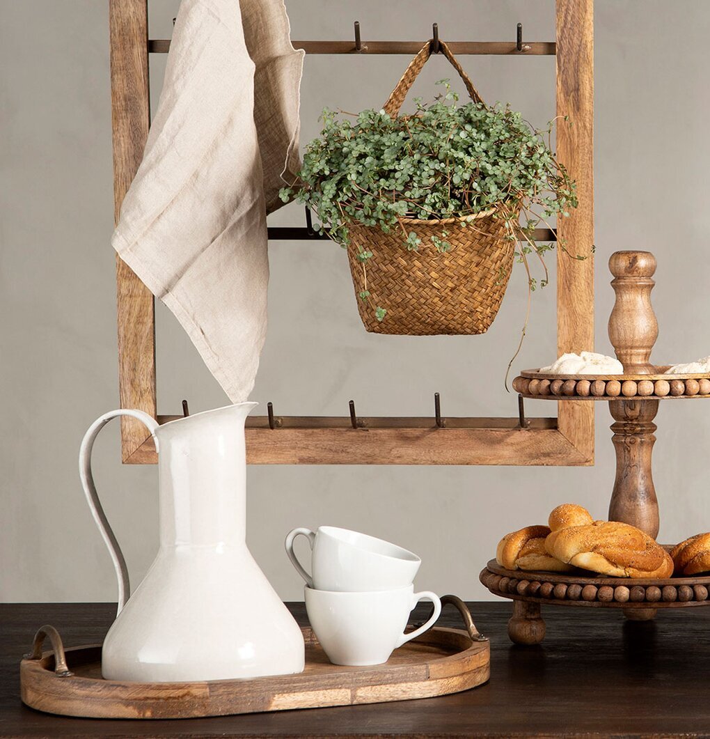 Bricka Trä Brun från A Lot Decoration med keramikmuggar