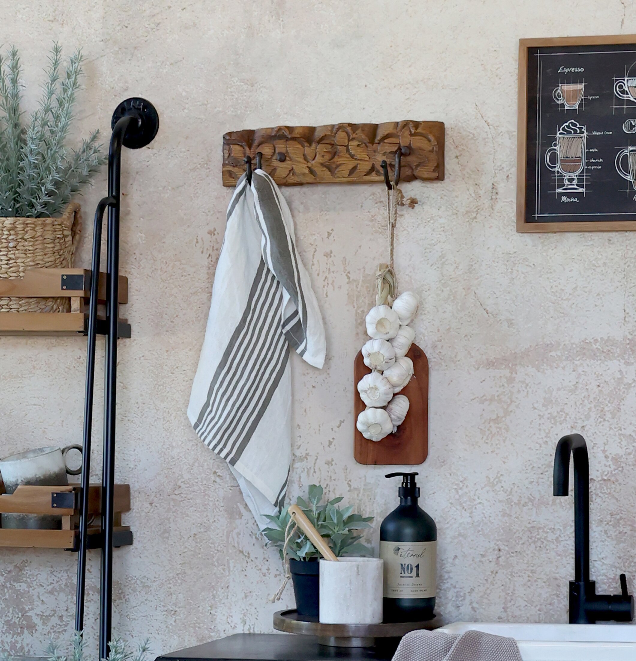 Vägghängare Grimaud från Chic Antique med rustik finish