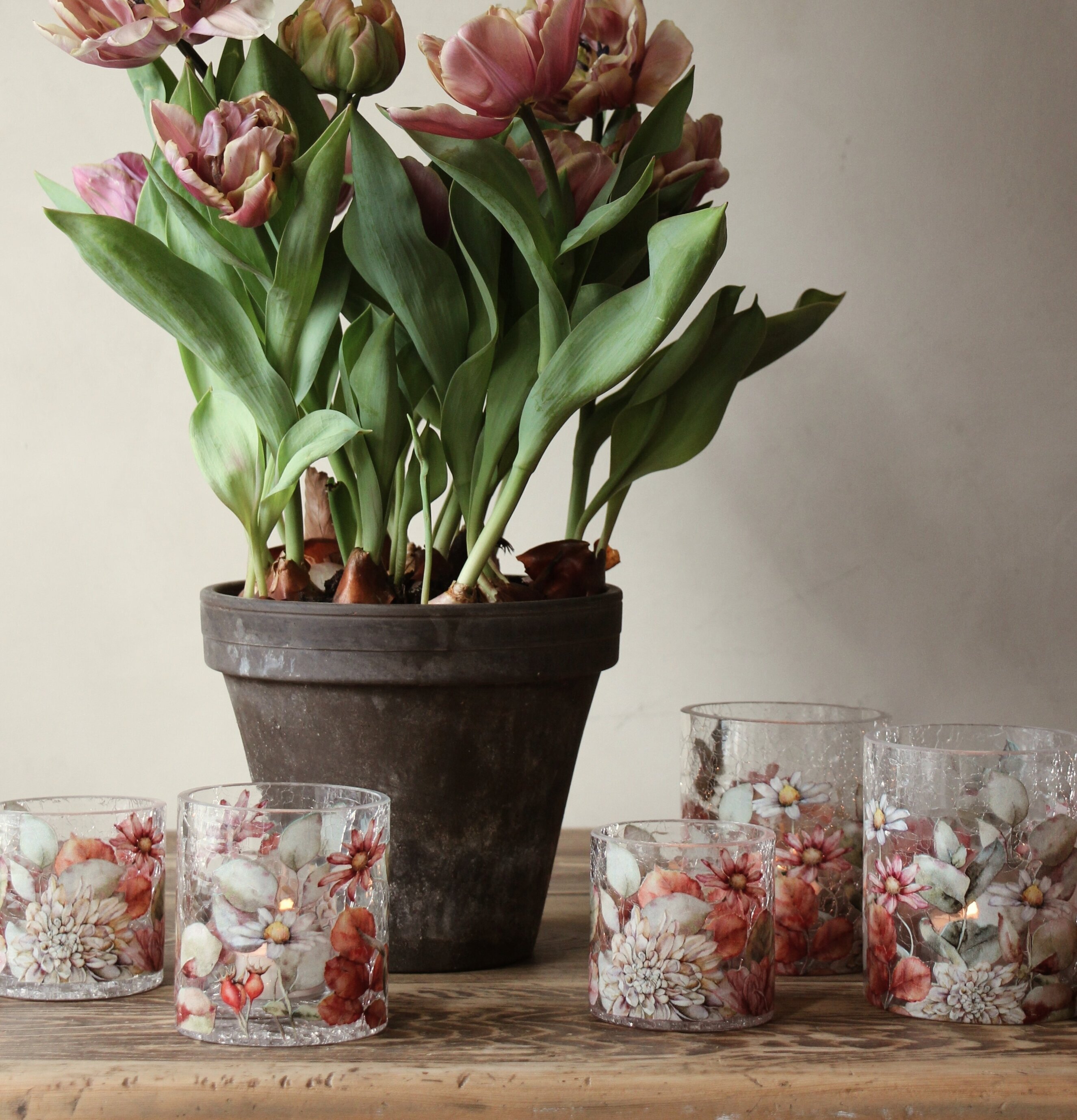 Ljuslykta Blossom 8x8cm från Majas Cottage med blommönster