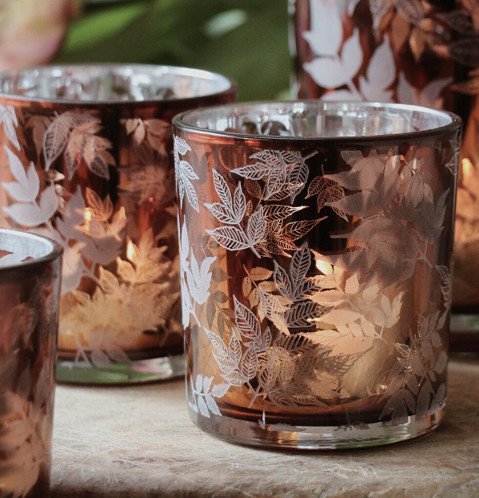 Ljuslykta Leaves 7x8cm från Majas Cottage med bladmönster