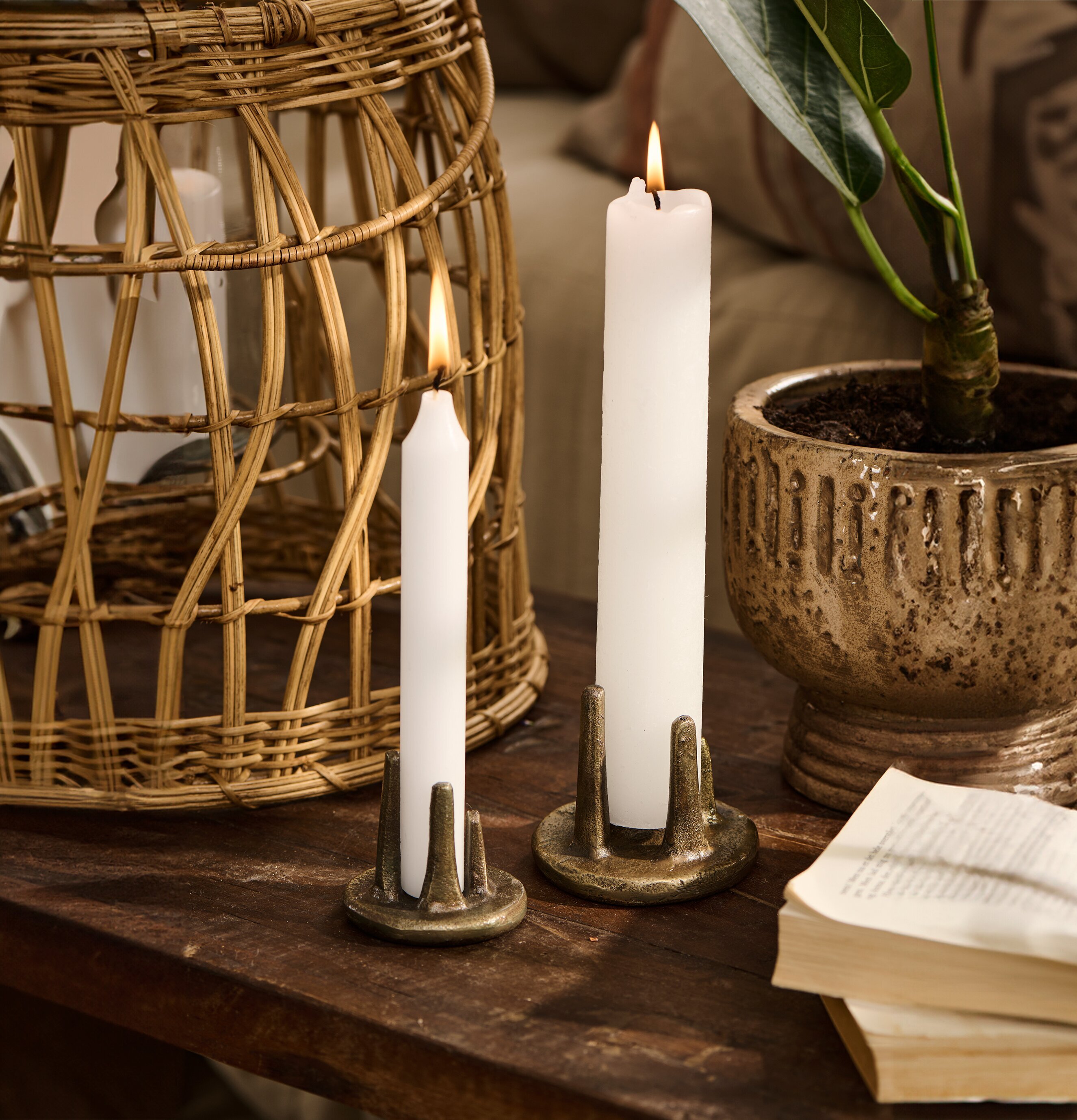 Ljusstake Tiza Stor från IB Laursen i rustik miljö