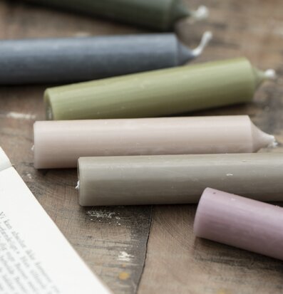 Stearinljus Sand Rustik från IB Laursen på robust träyta