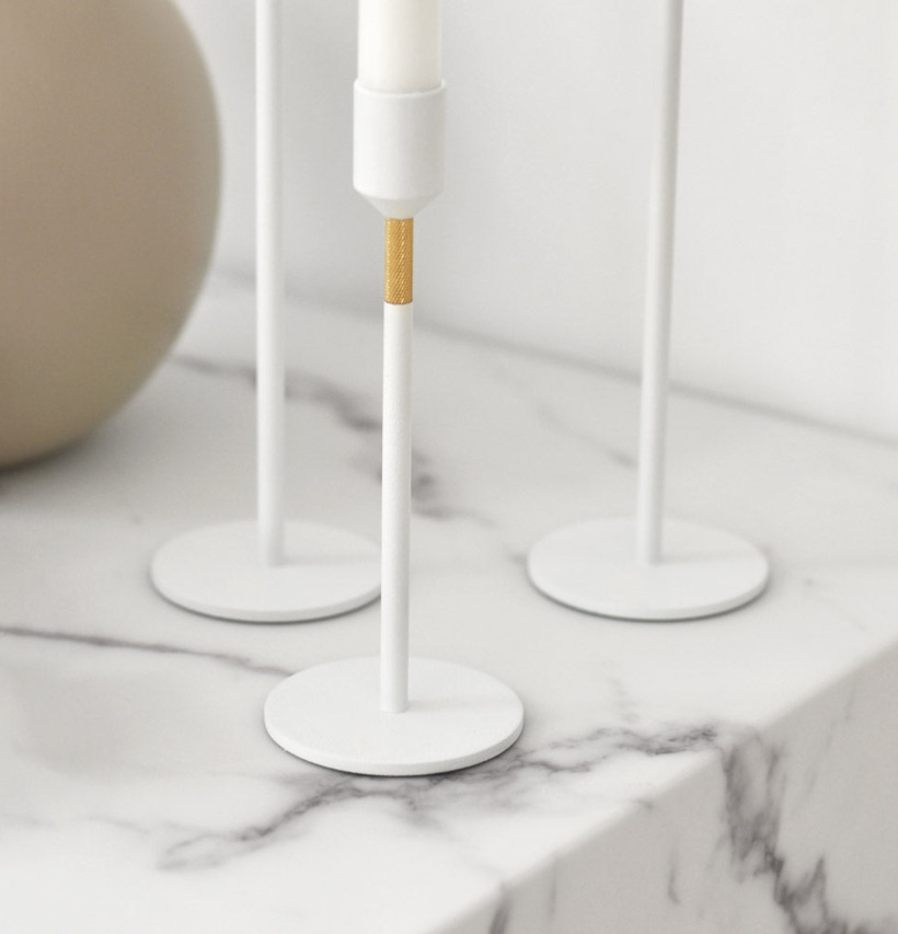 Ljusstake Three Stars Vit 27cm från Solstickan i elegant miljö