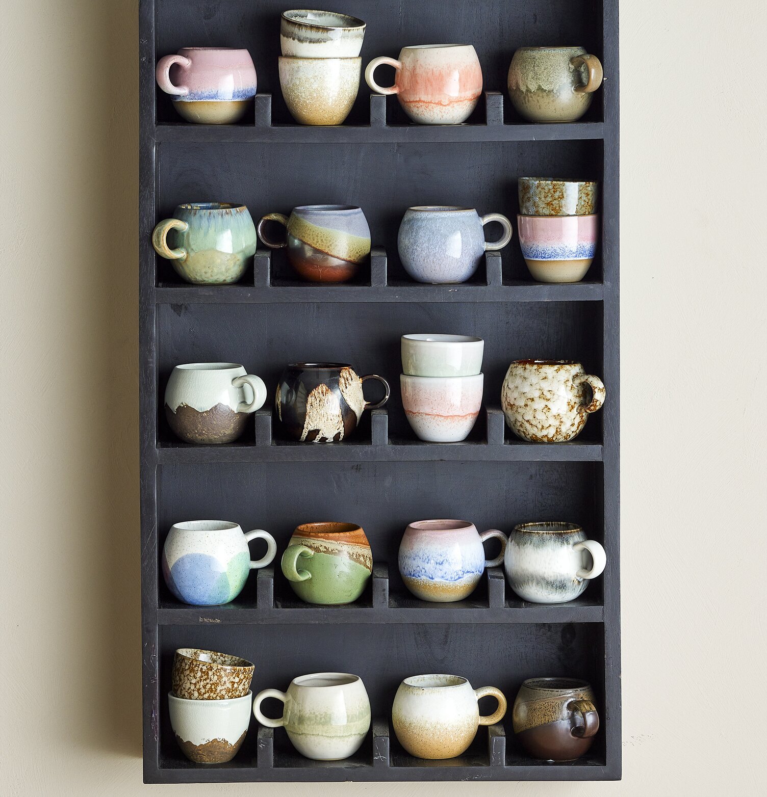 Mugg Stengods Grå från Bloomingville på stilren hylla