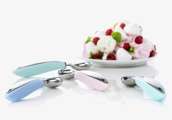 Sweet Glasskopa Grön från Sagaform med pastellgrönt handtag