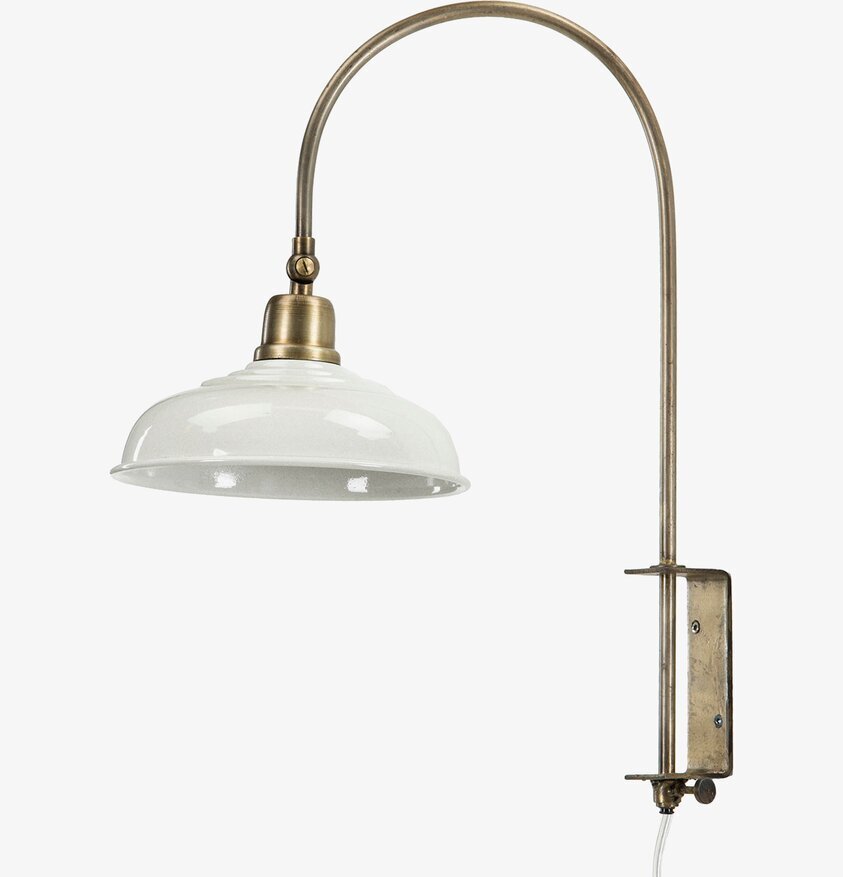 Vägglampa Noa Emalj Shell från A Lot Decoration på neutral vägg