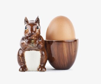 Äggkopp Ekorre från Quail Ceramics i glaserad keramik