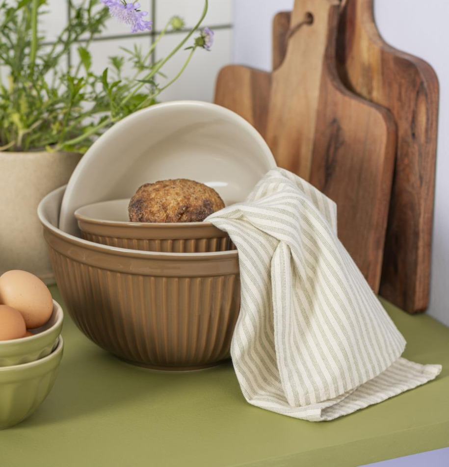 Skålset Mynte Butter Hazelnut från IB Laursen i köksmiljö