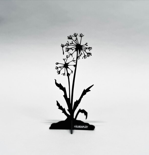 #ÄlskaPlåt Maskros Svart från Älskaplåt i siluettform