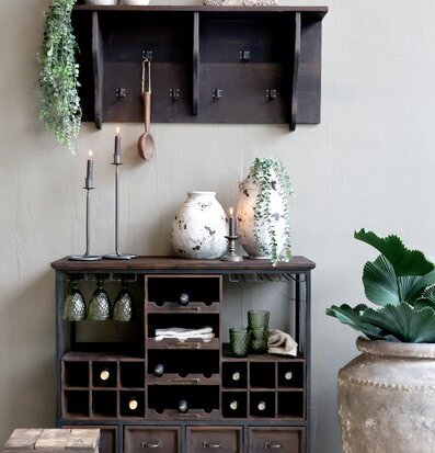 Ljusstake Antiksvart 30cm från Chic Antique på rustik skänk