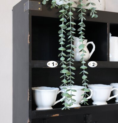 Vägghylla Antiksvart från Chic Antique med antik finish