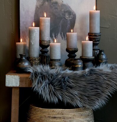 Konstfäll Mörkgrå från Chic Antique i stilfull interiör