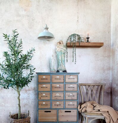 Vägglampa Antik Opal från Chic Antique i rustikt rum