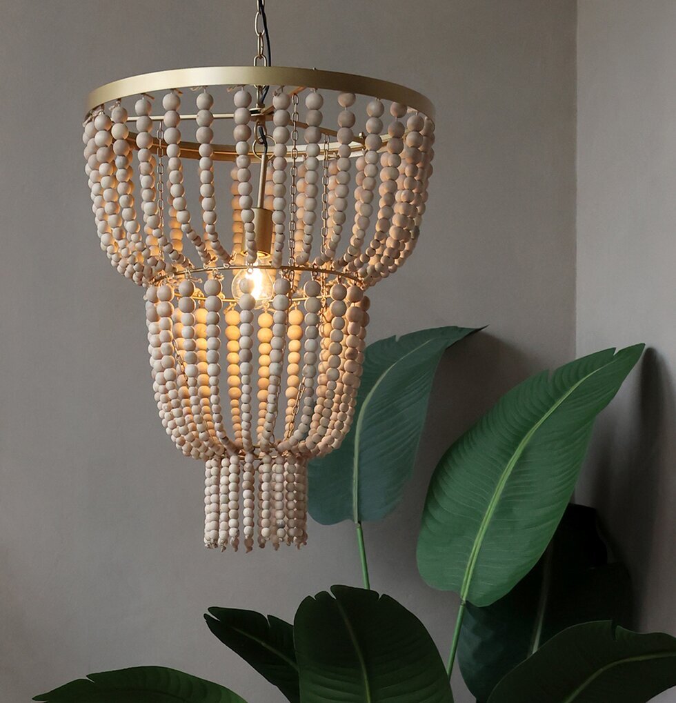 Ljuskrona Träpärlor Natur från Chic Antique i skandinavisk stil