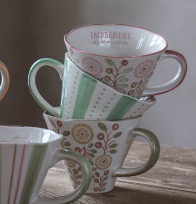 Keramikmugg - Tacksamhet från Majas Cottage på träbord