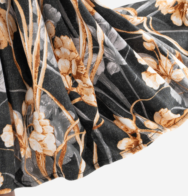 Bordslampa Mandy från Skitso med naturmönstrad lampskärm