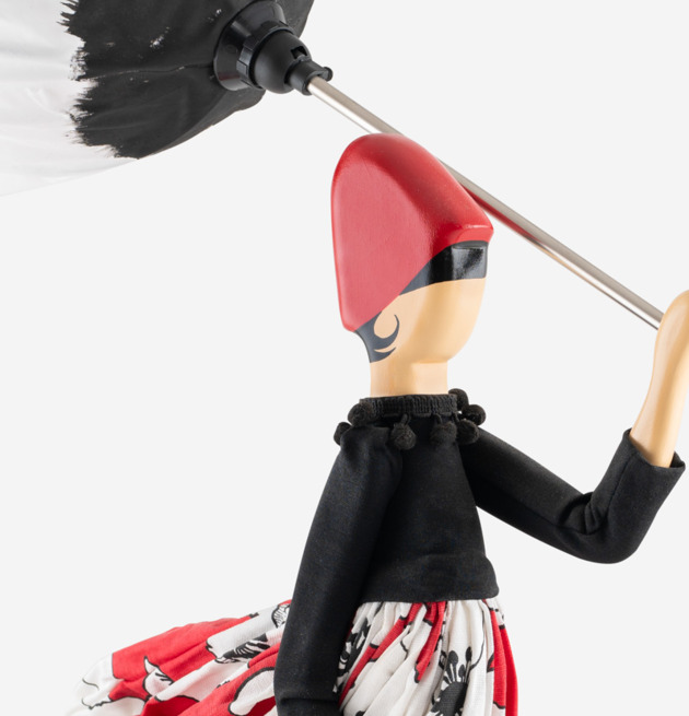 Bordslampa Audrey från Skitso med konstnärlig design