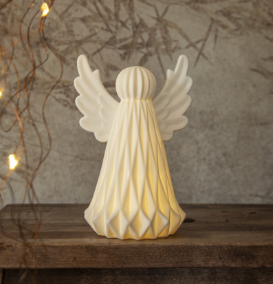 Bordsdekoration Ängel från Star Trading på träbord med ljus