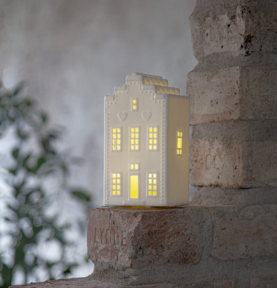 Bordsdekoration LED Kanalhus från Star Trading på tegelhylla