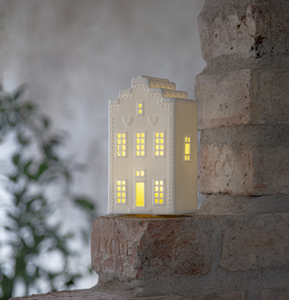 Bordsdekoration LED Kanalhus från Star Trading på tegelhylla