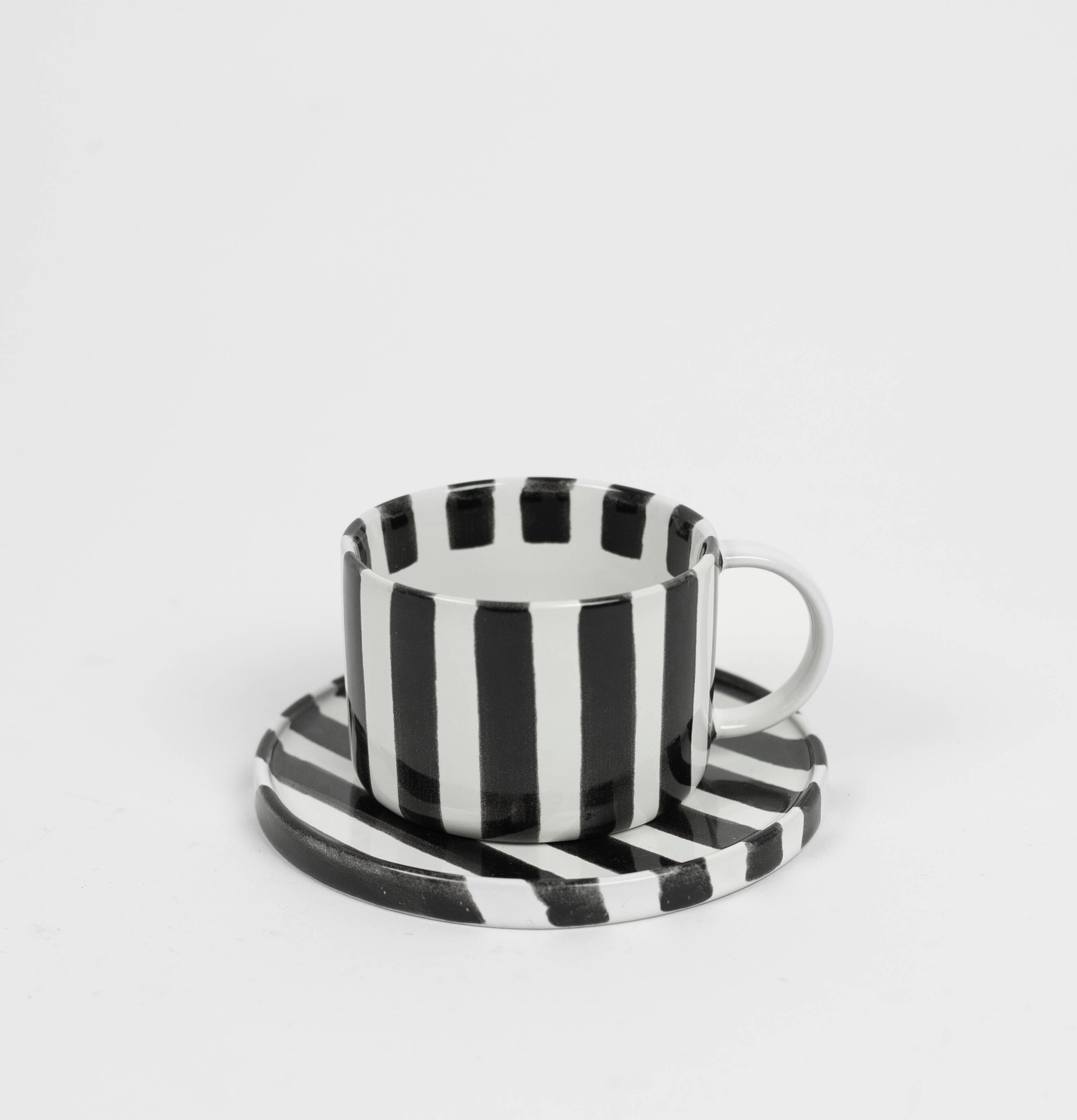 Monica Kopp Med Fat Svart från Olsson & Jensen, randigt set