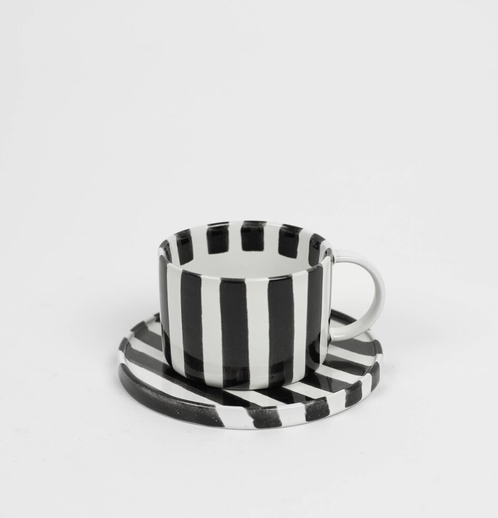 Monica Kopp Med Fat Svart från Olsson & Jensen, randigt set